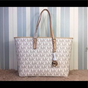 New Michael Kors Signature Jet Set Large Tote